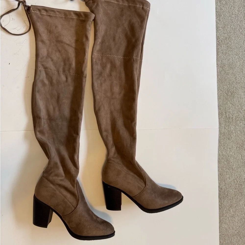 Forever Sock Boots Faux Suede 7.5 Taupe Over-the-Knee Fall Mobwife Chic Neutral